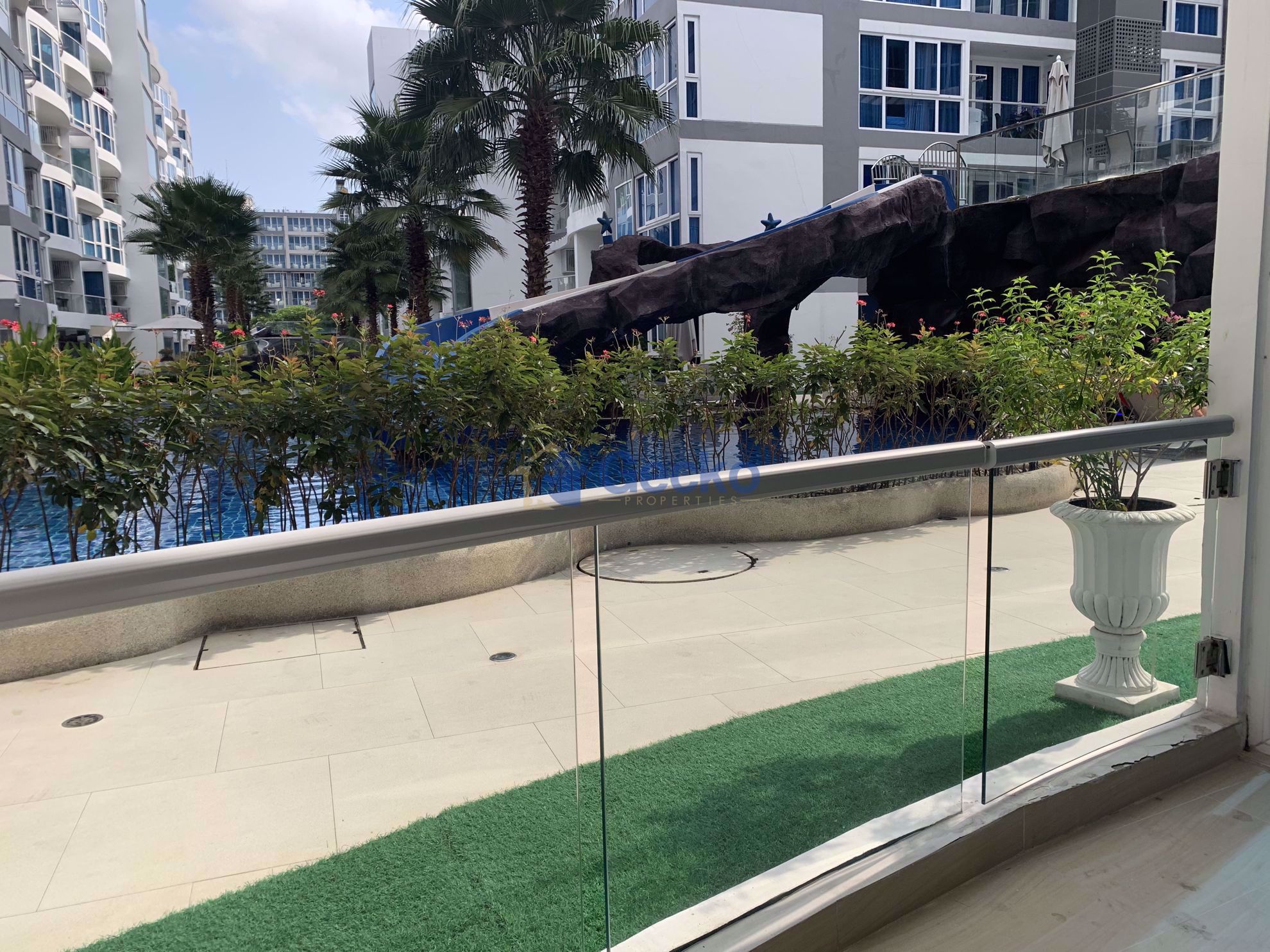 1 Bedroom Condo in Grand Avenue Central Pattaya C009820