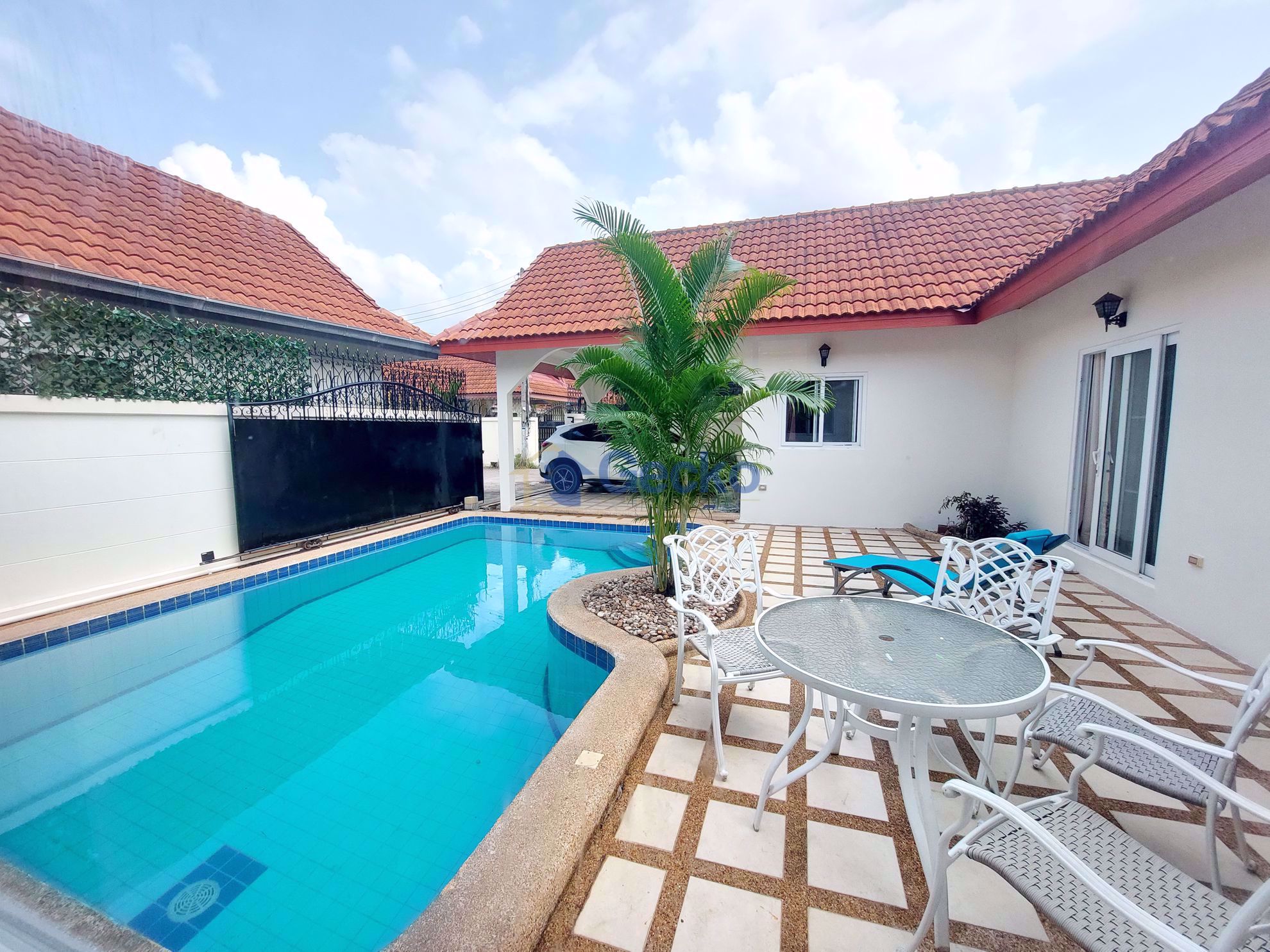 3 Bedrooms House in Park View Villa  East Pattaya H009879