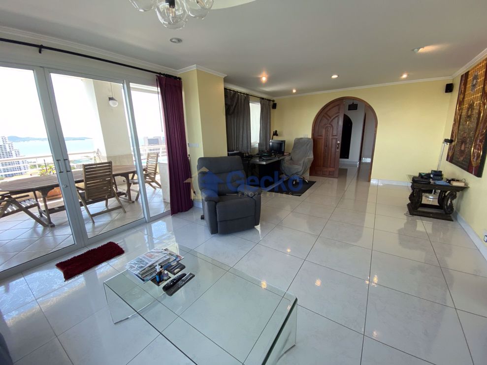 Picture of 2 Bedrooms Condo in Pattaya Hill Resort Pratumnak C010019