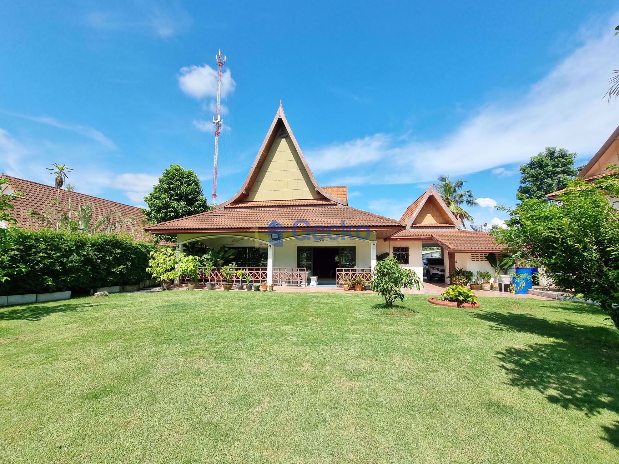 3 Bedrooms House  East Pattaya H010115