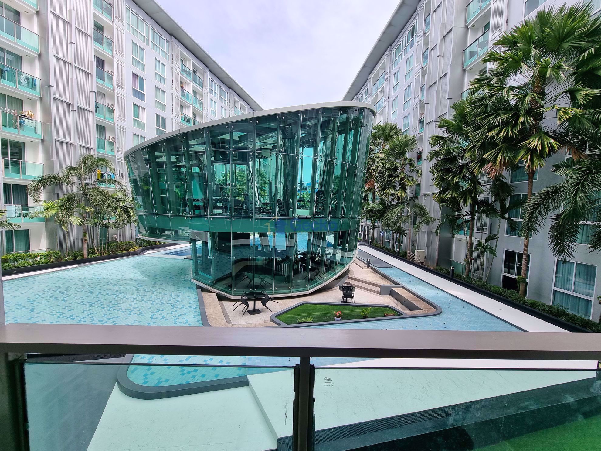 2 Bedrooms Condo in City Center Residence Central Pattaya C010132