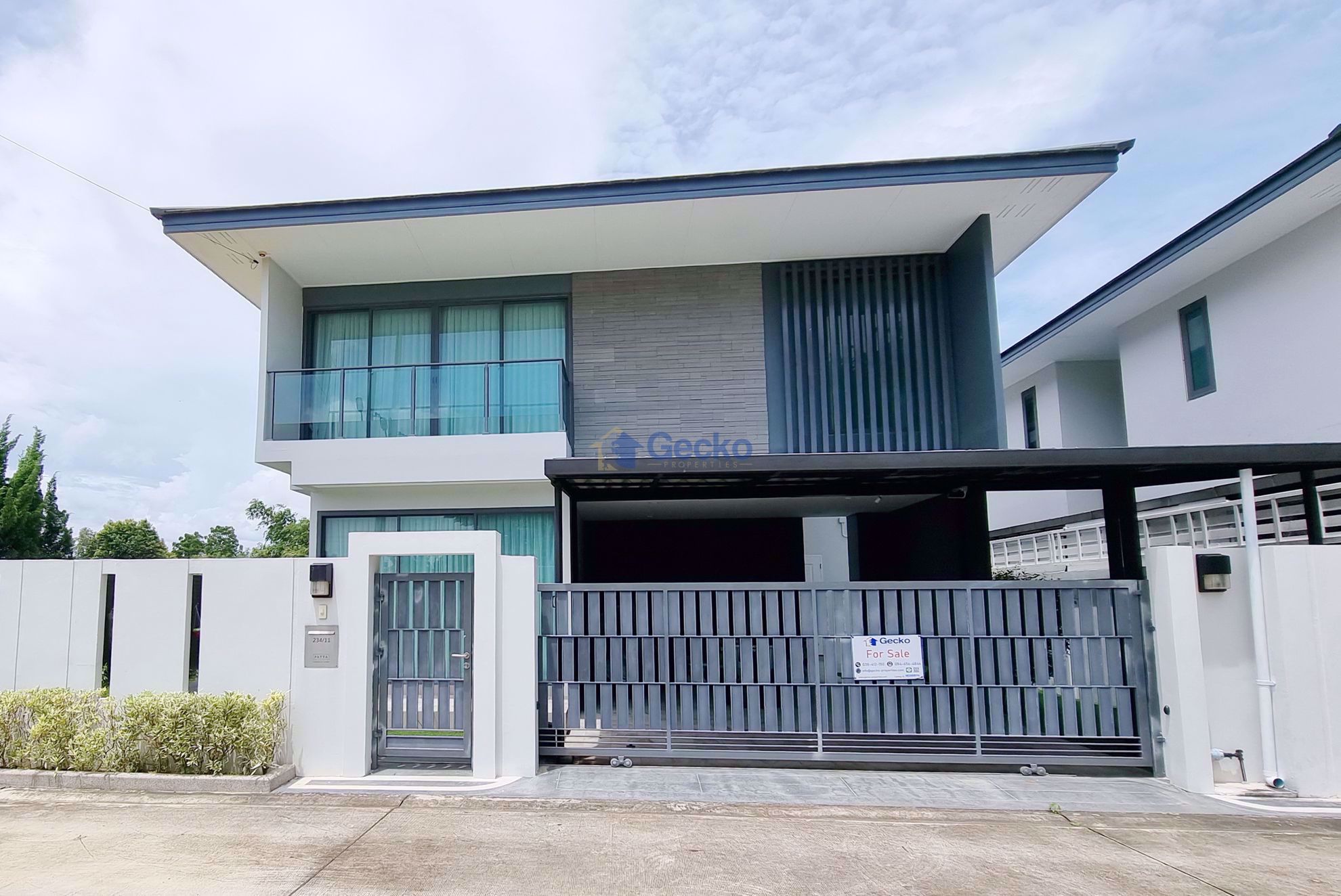 3 Bedrooms House in Patta Ville  East Pattaya H010084
