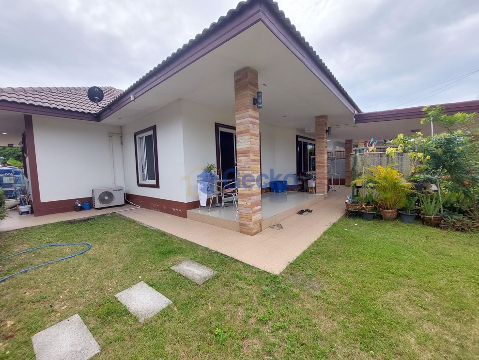 3 Bedrooms House in Petchlada 3  East Pattaya H010169 (Photo 1)