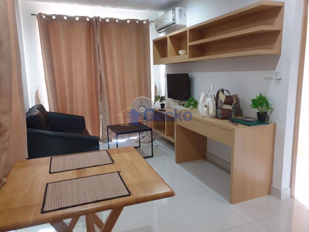 1 Bedroom Condo in Na Lanna  Central Pattaya C010172 (Photo 2)