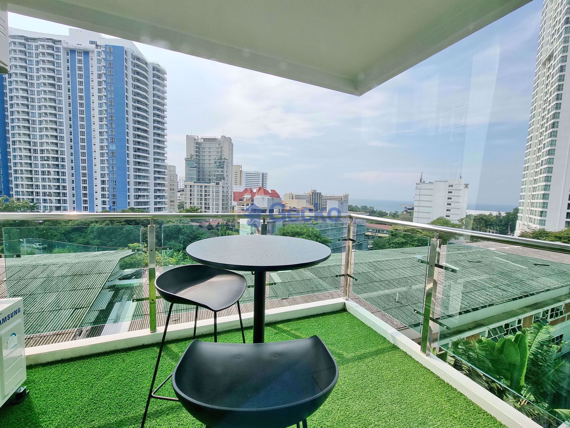 1 Bedroom Condo in The Lofts Pratumnak Pratumnak C010307