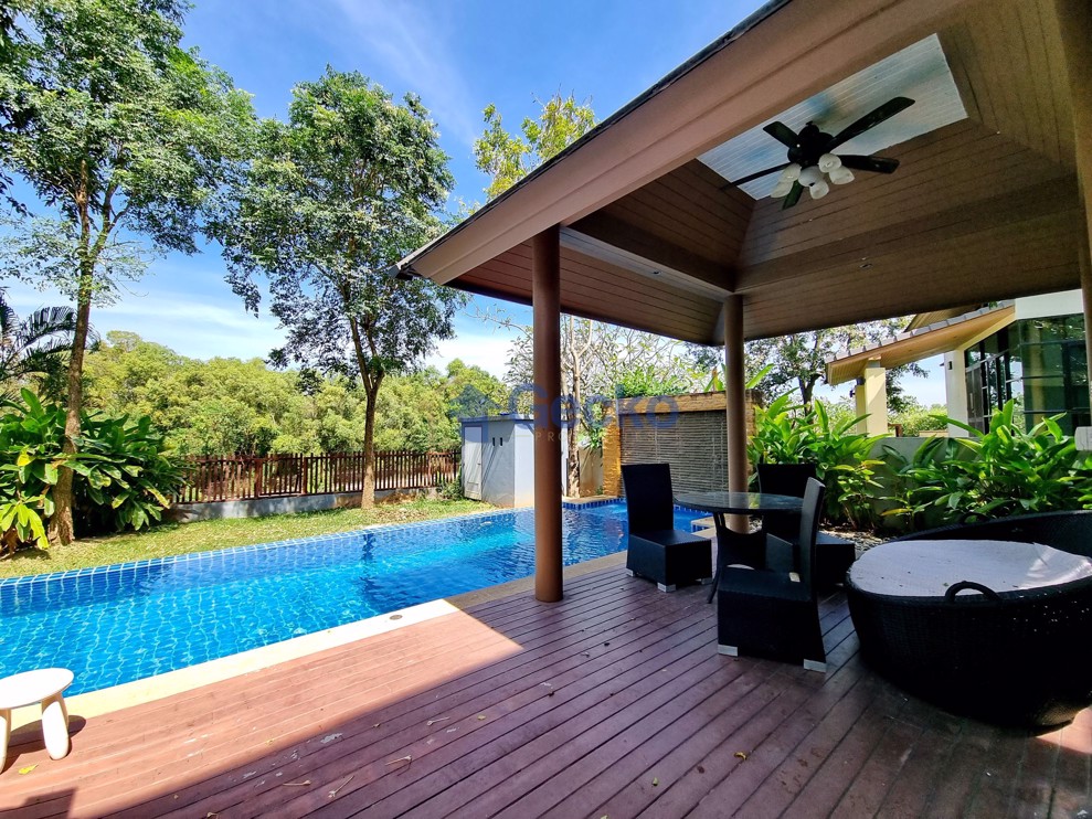 3 Bedrooms House in The Village At Horseshoe Point  East Pattaya H010323 (Photo 4)