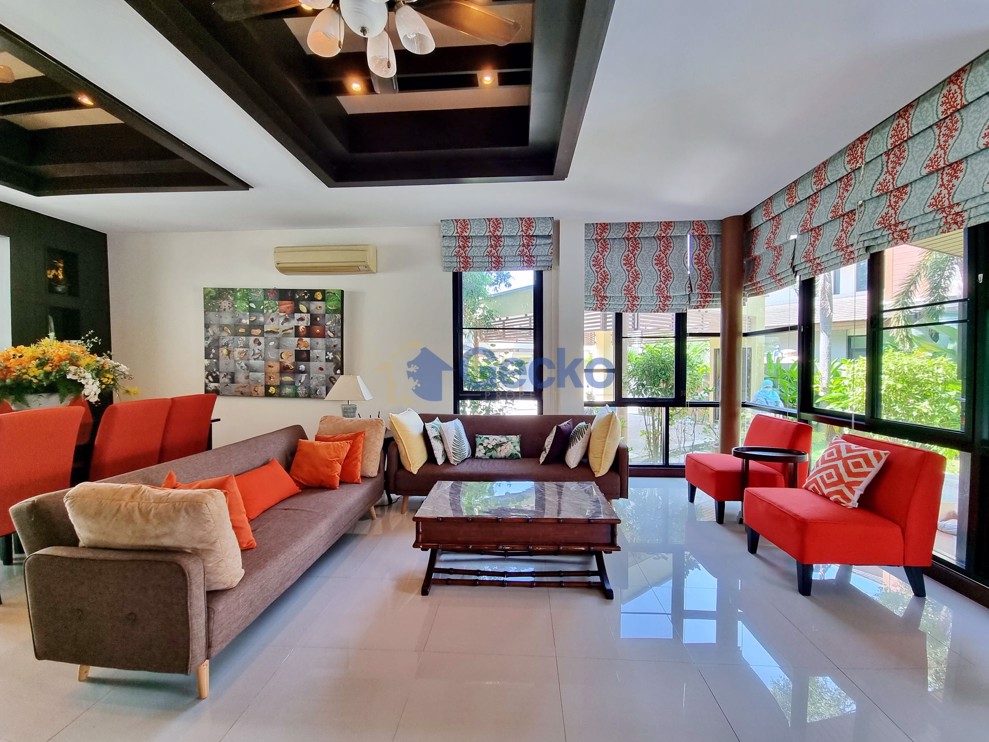 3 Bedrooms House in The Village At Horseshoe Point  East Pattaya H010323 (Photo 2)