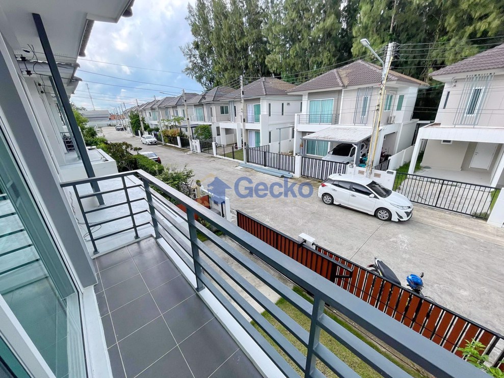 3 Bedrooms House in Baan Pruksa Nara Chaiyapruk2-Jomtien  East Pattaya H010326 (Photo 3)