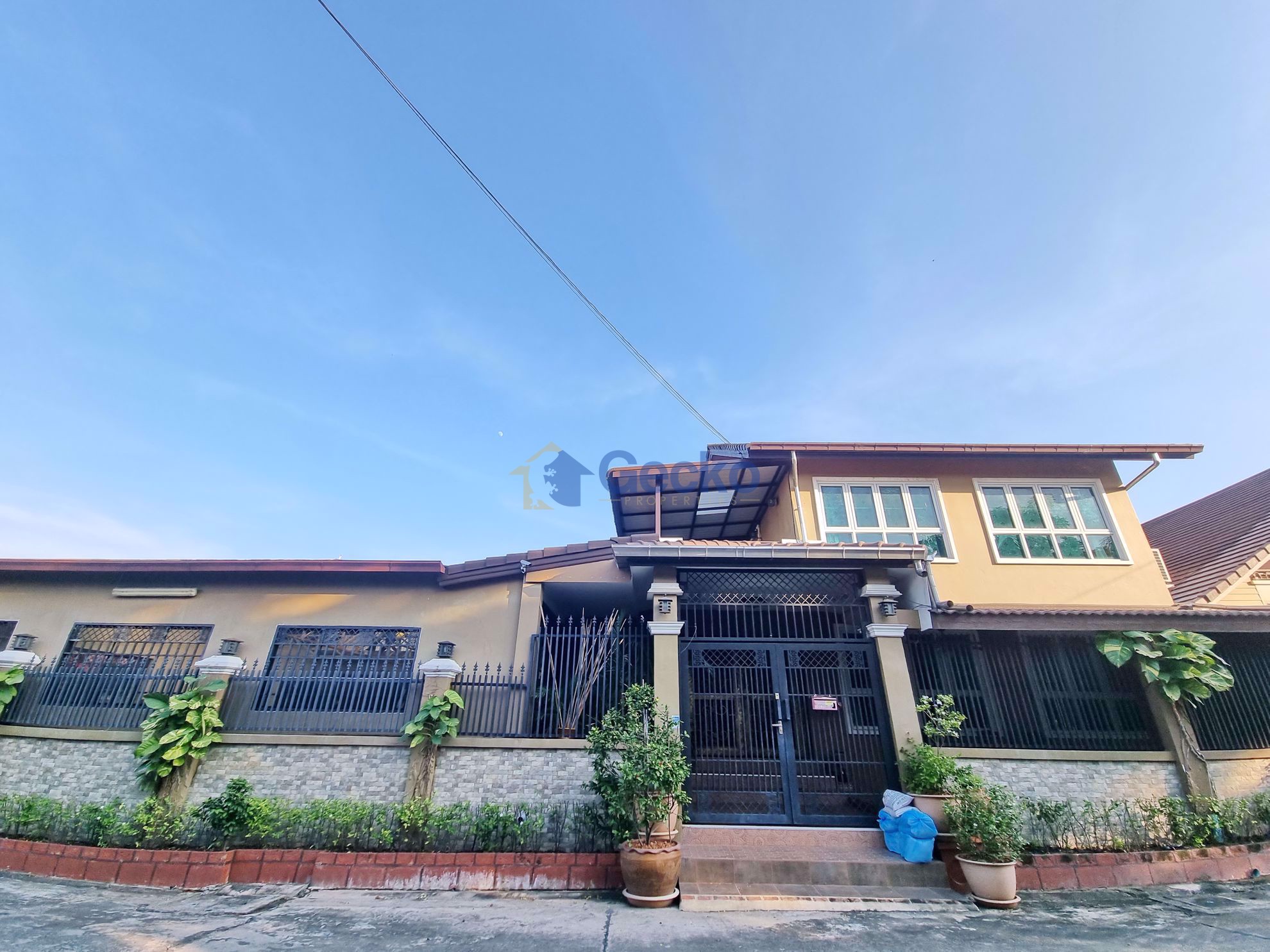 4 Bedrooms House in Ta Tawan Village  East Pattaya H007350