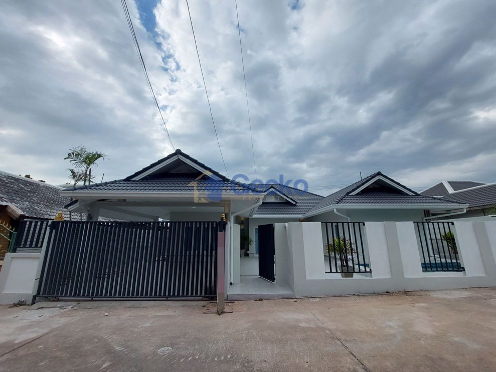 Picture of 4 Bedrooms House in European Thai House Village  East Pattaya H010421