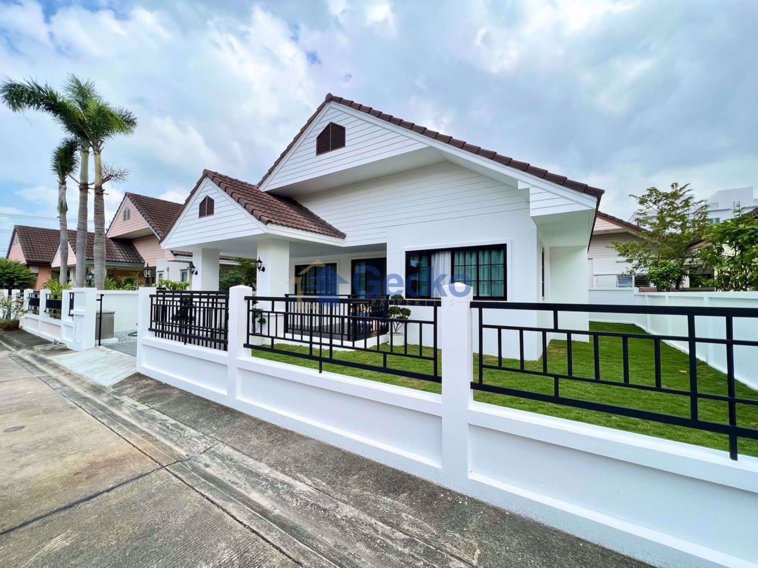3 Bedrooms House in Ruen Pisa Village   East Pattaya H010466