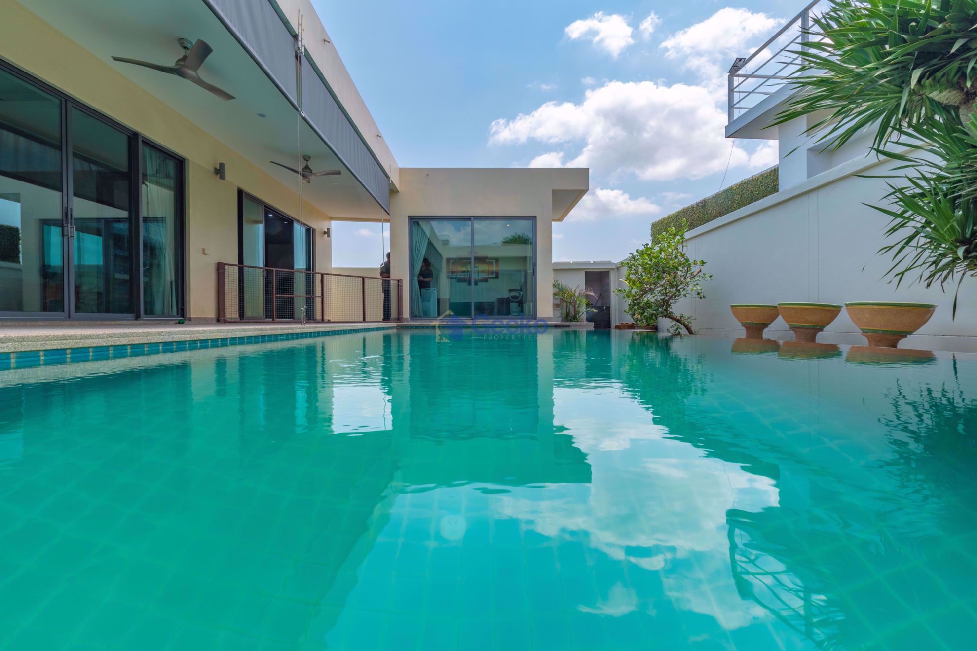 3 ห้องนอน บ้าน in Palm Lakeside  พัทยาตะวันออก H010657