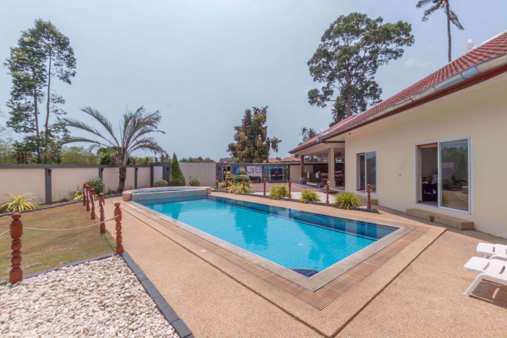 3 Bedrooms House in Paragon Park  Huay Yai H010700