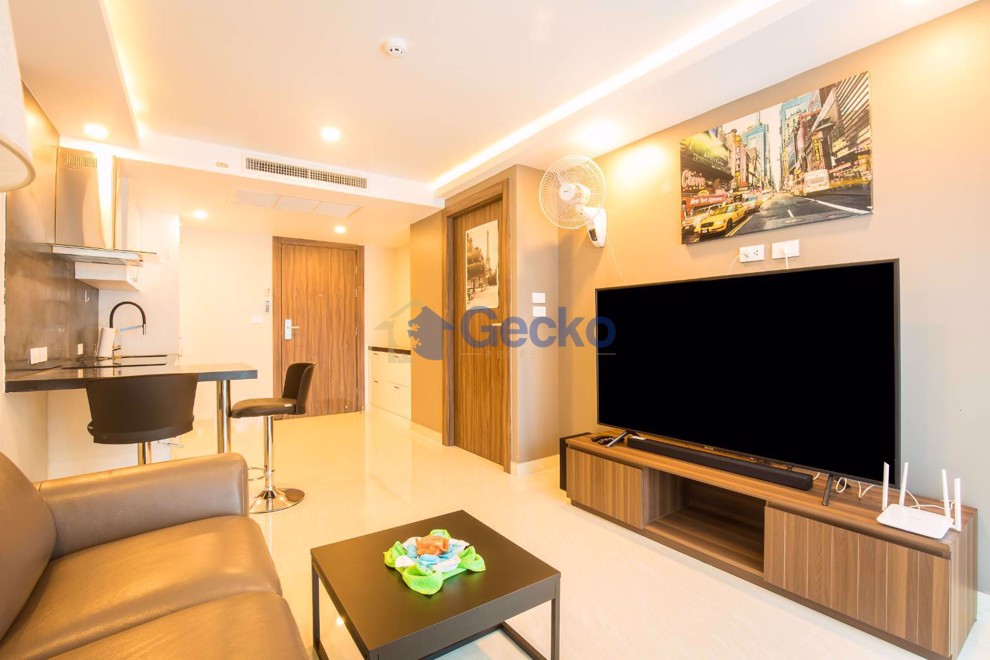 1 Bedroom Condo in Grand Avenue Central Pattaya C010714 (Photo 3)