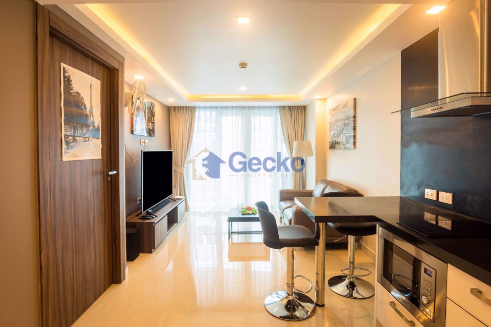 1 Bedroom Condo in Grand Avenue Central Pattaya C010714 (Photo 2)