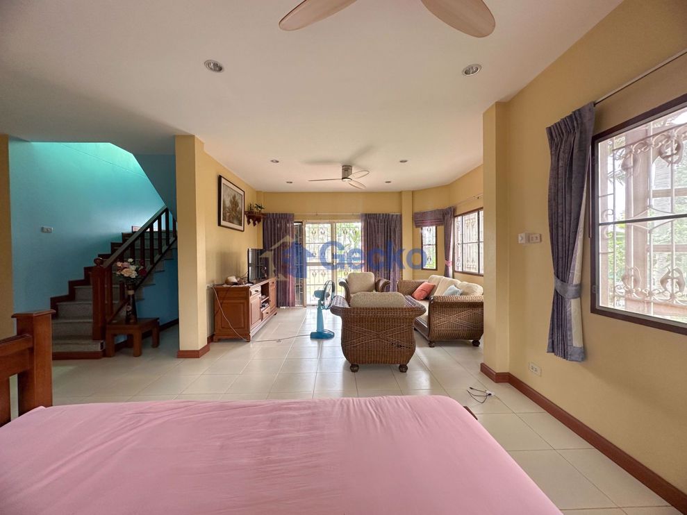 Picture of 4 Bedrooms House  East Pattaya H010812