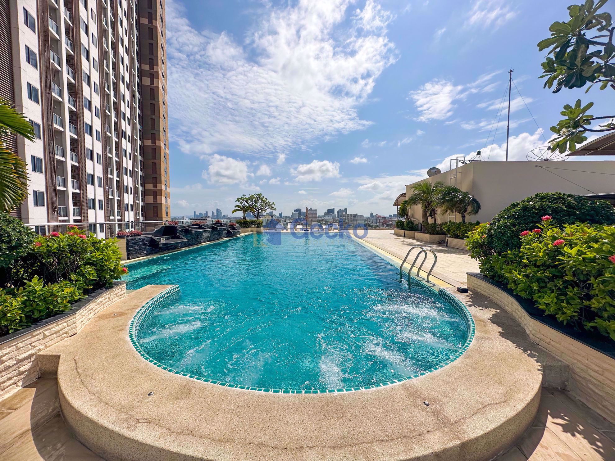 2 ห้องนอน คอนโดมิเนี่ยม in Hyde Park 1 พัทยาใต้ C007665