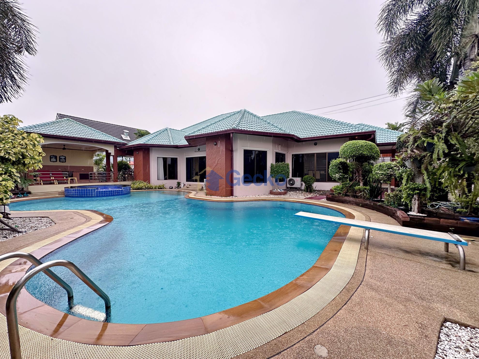 4 Bedrooms House in SP Private Pattaya  East Pattaya H003479