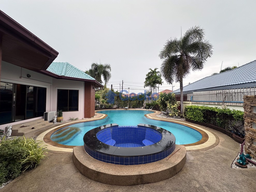 4 Bedrooms House in SP Private Pattaya  East Pattaya H003479 (Photo 1)
