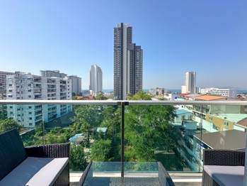 พระตำหนัก คอนโดมิเนี่ยม - C011329
