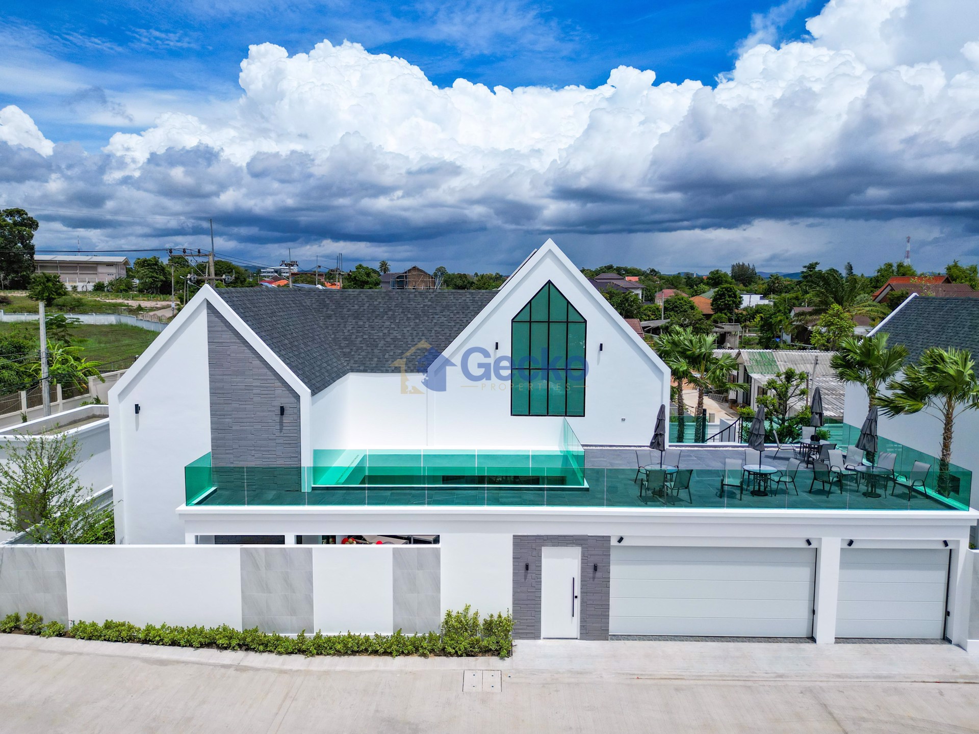 Larelana Villa
