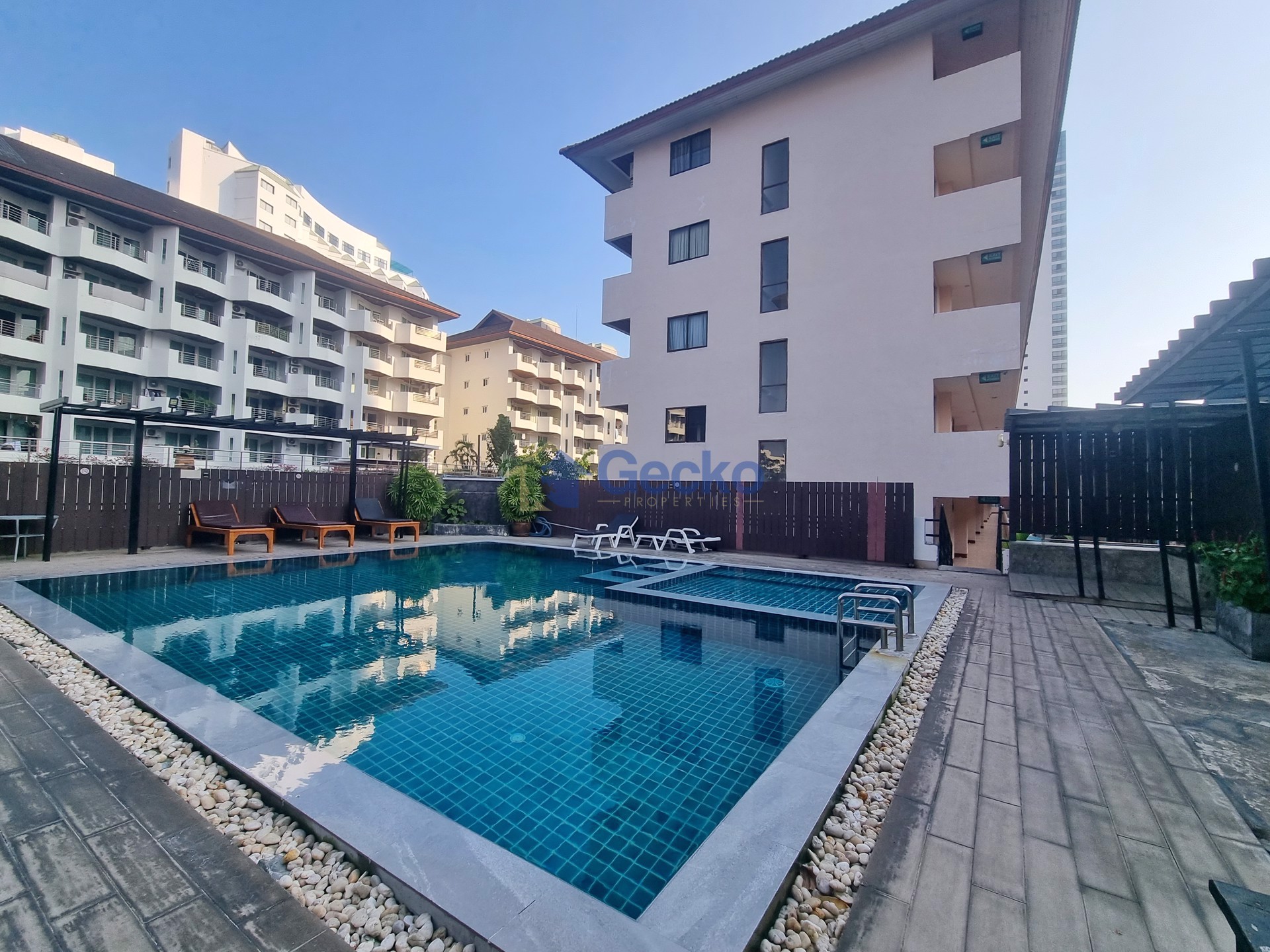 Pattaya Height Condominium