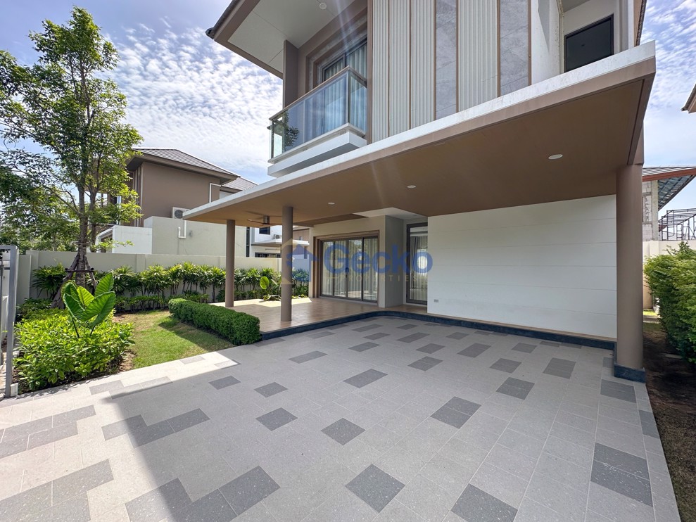 3 Bedrooms House  East Pattaya H011713 (Photo 3)