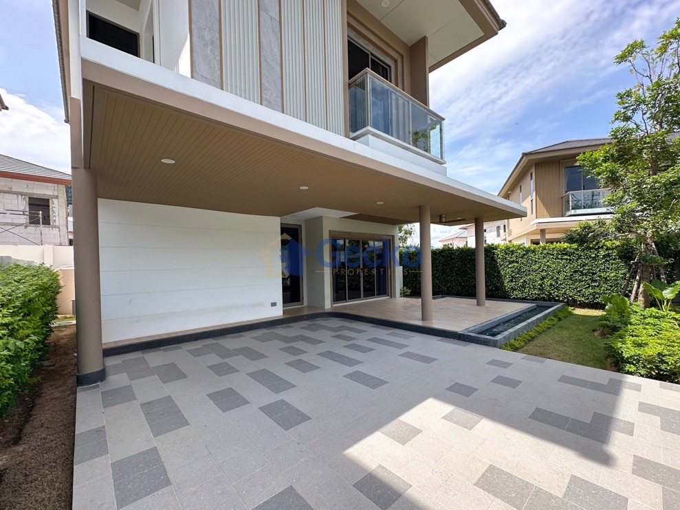 3 Bedrooms House  East Pattaya H011714 (Photo 3)