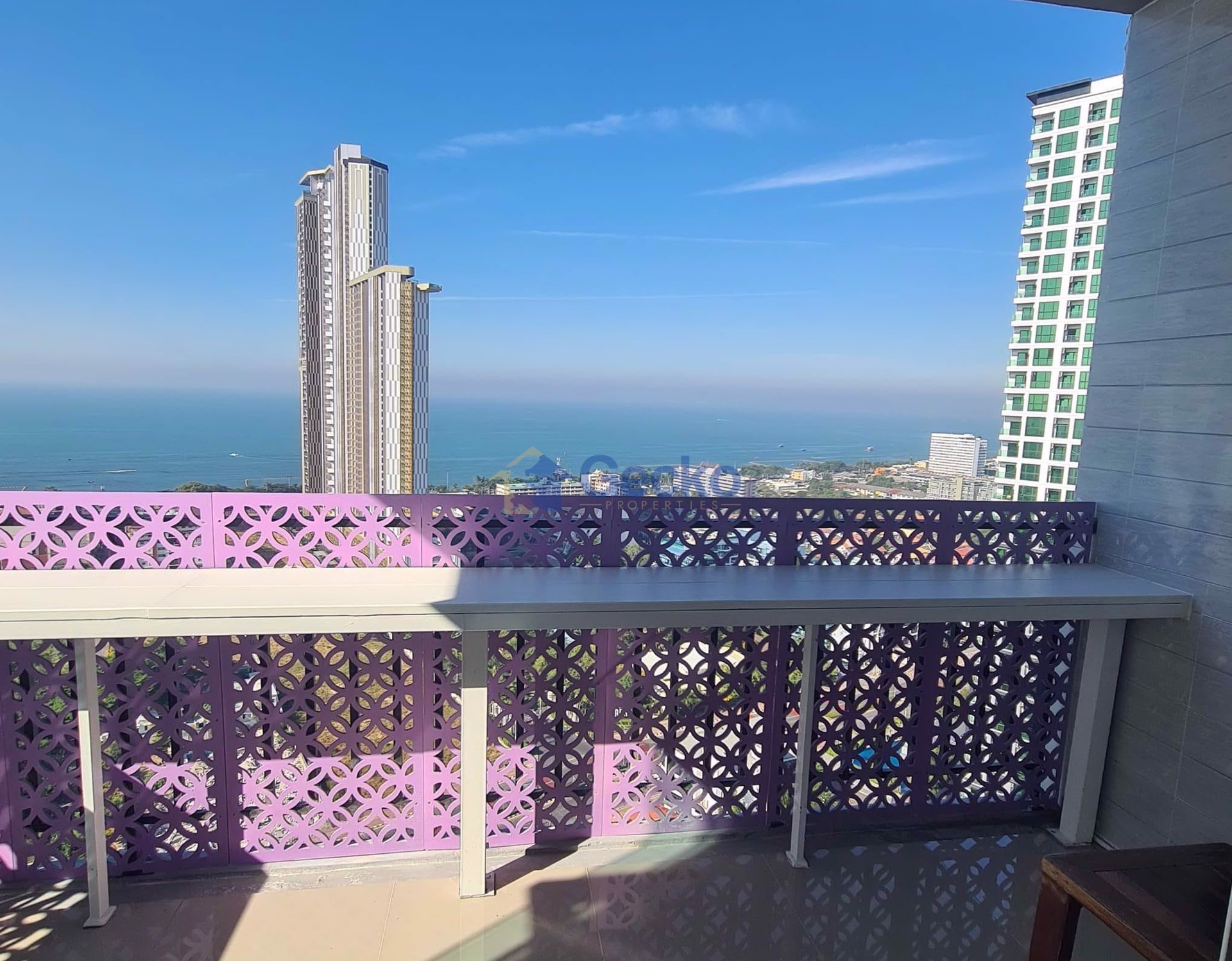 2 Bedrooms Condo in The Twin Towers  Jomtien C011764