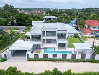 5 Bedrooms House  East Pattaya H011777