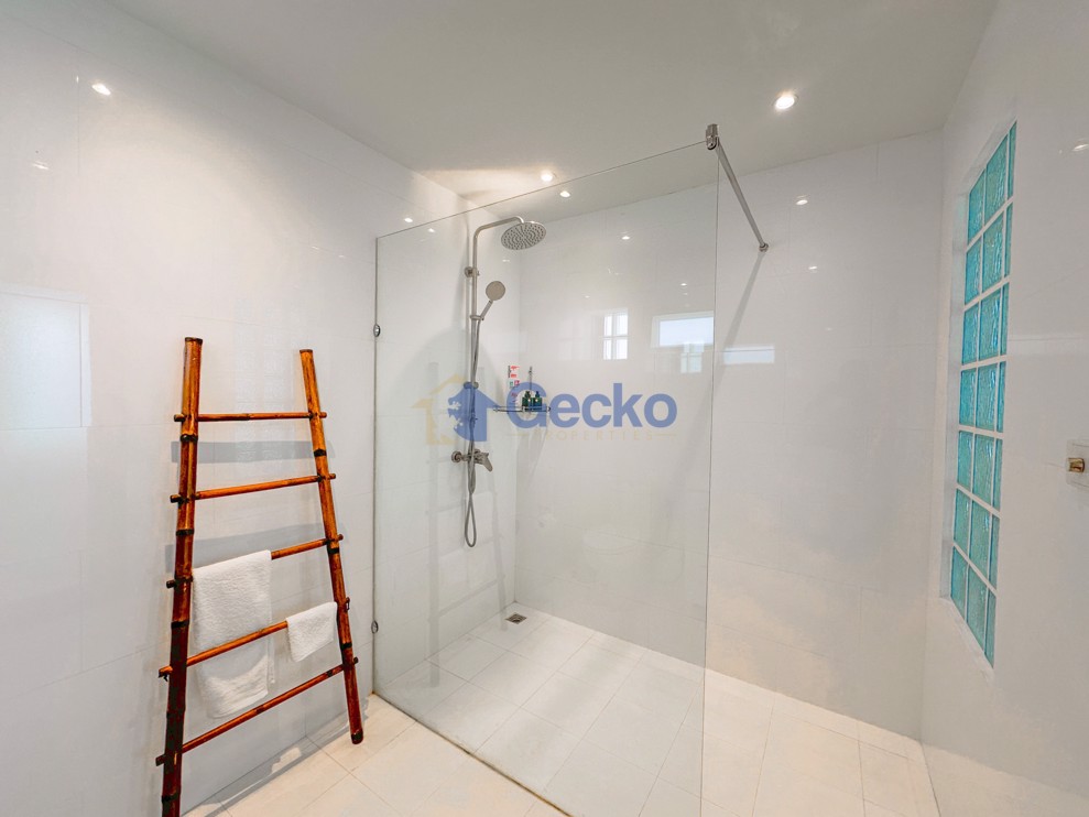 Picture of 5 Bedrooms House in Grand Condotel  Jomtien H012175