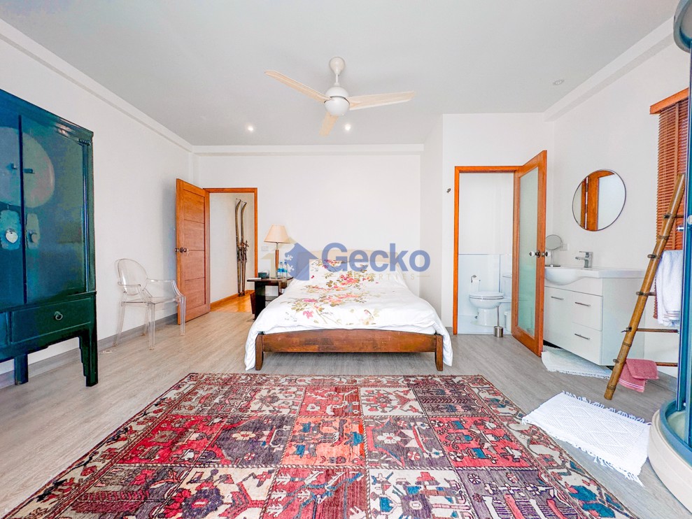 Picture of 5 Bedrooms House in Grand Condotel  Jomtien H012175