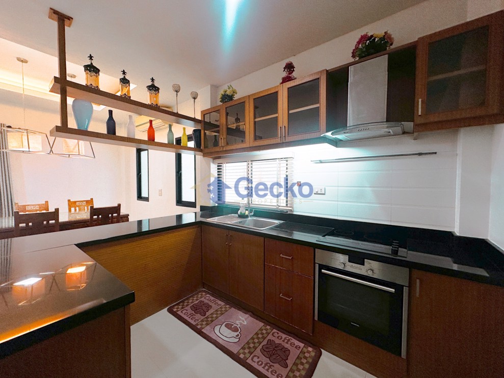 3 Bedrooms House in Patta Village  East Pattaya H009100 (Photo 3)