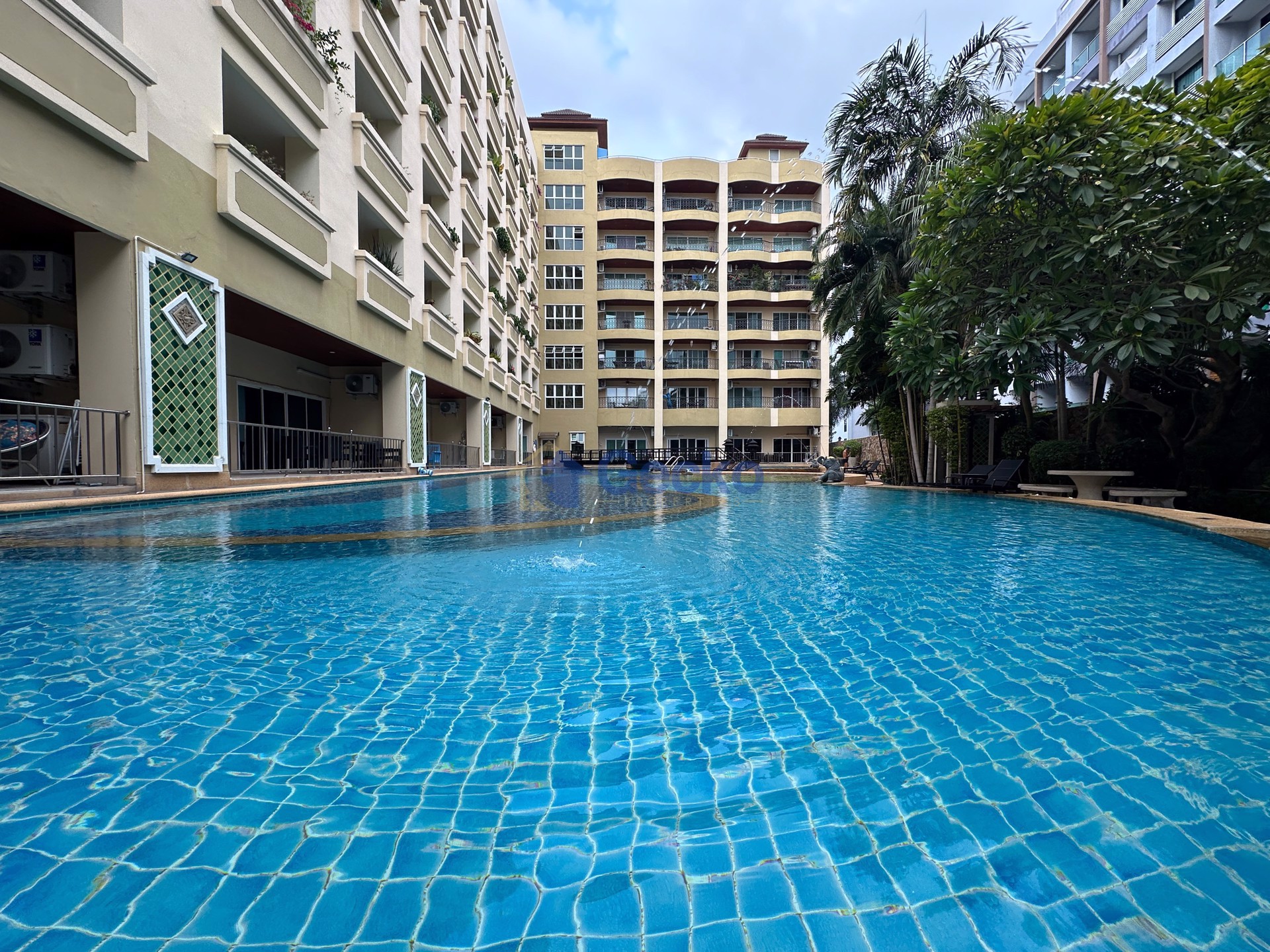 Studio Condo in The Residence Jomtien Jomtien C011129