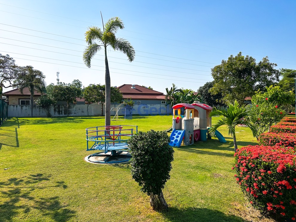 Picture of 3 Bedrooms House in Pattaya Tropical  East Pattaya H012243