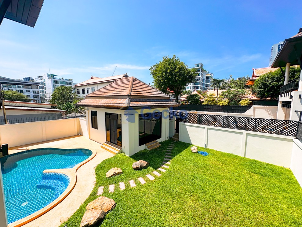 Picture of 4 Bedrooms House  Pratumnak H012246