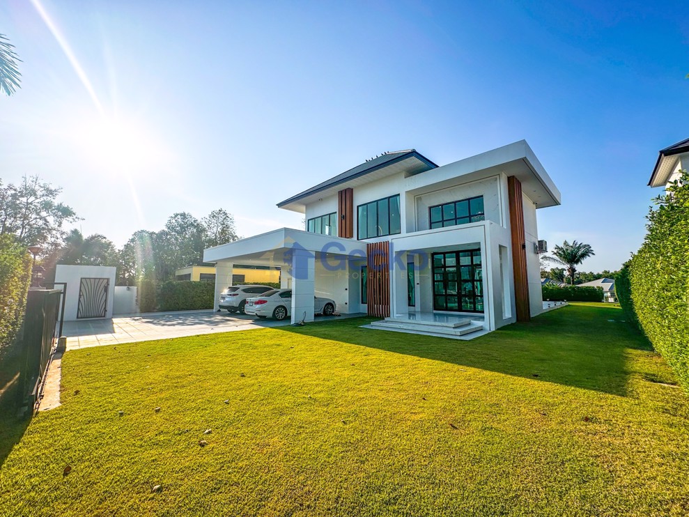 4 Bedrooms House in The Village At Horseshoe Point  East Pattaya H012252 (Photo 2)