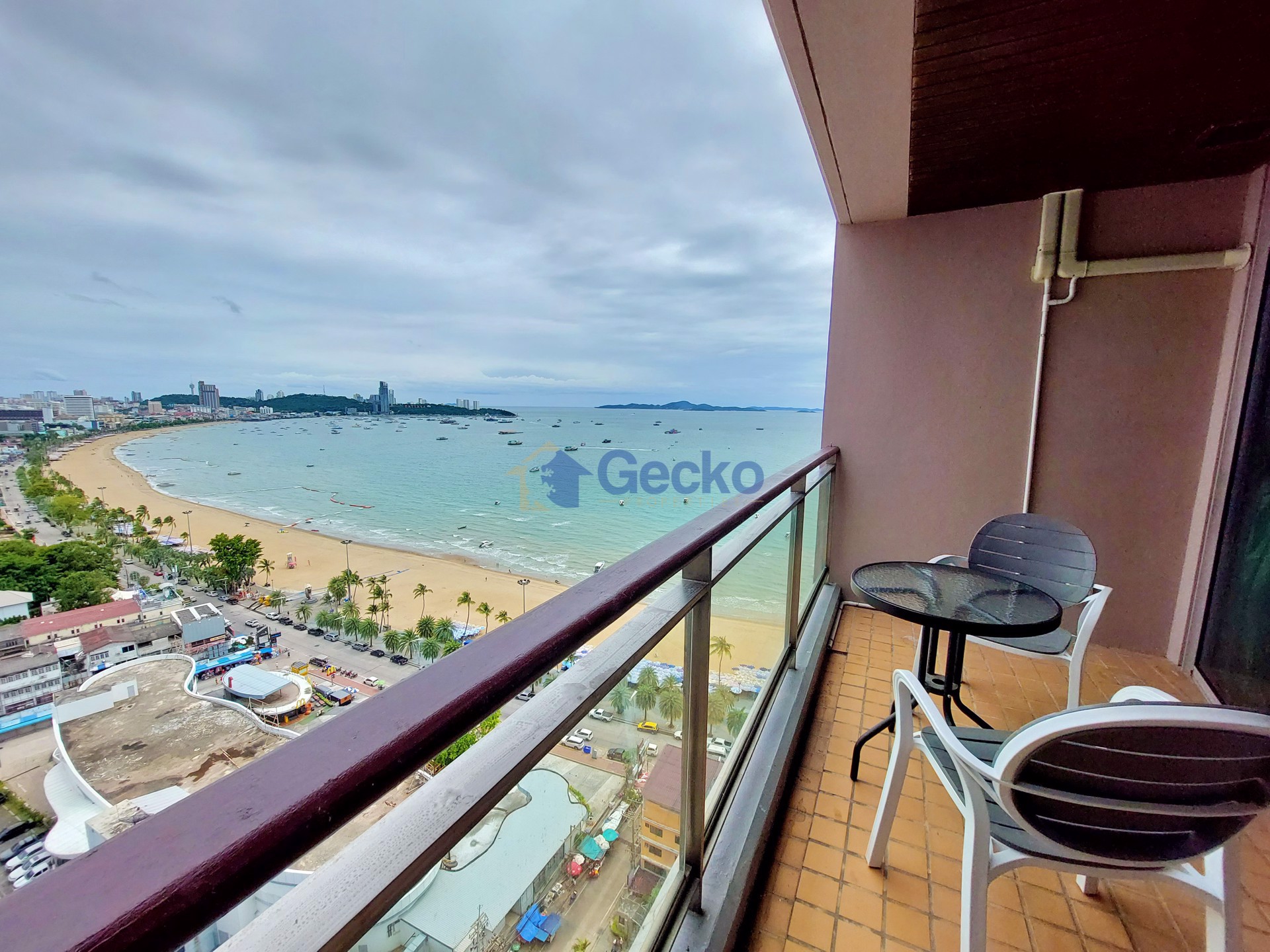 1 Bedroom Condo in Northshore North Pattaya C010106