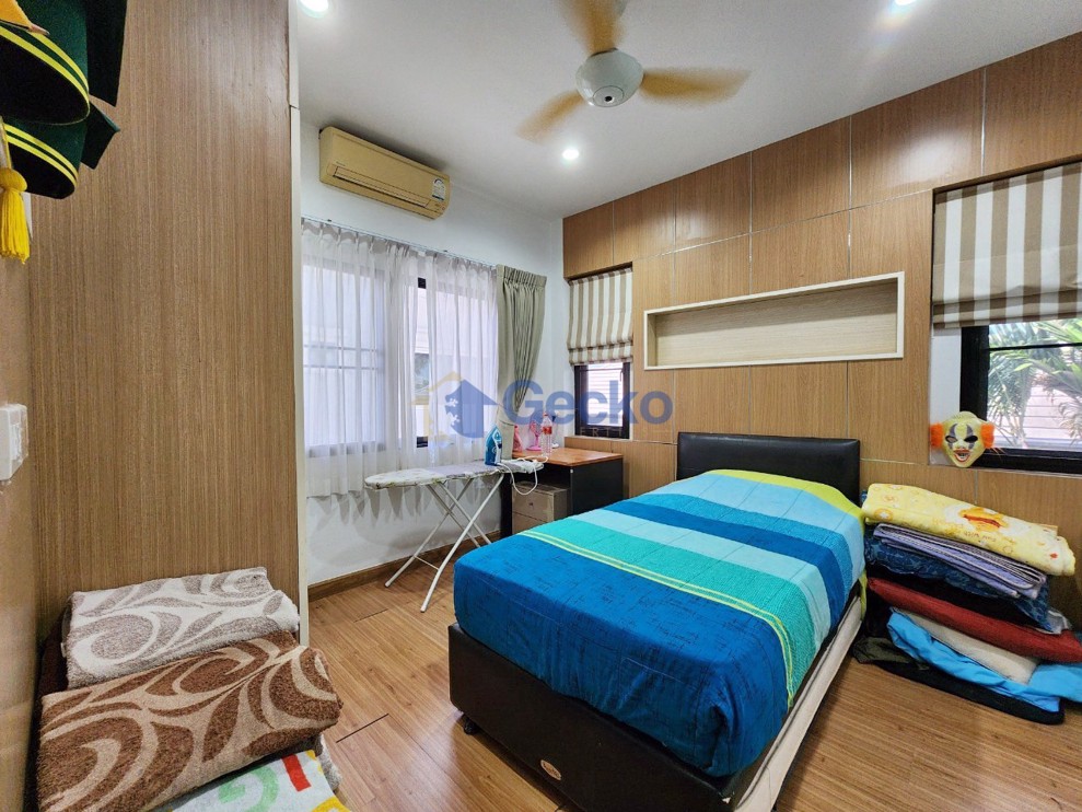 รูปภาพ 3 ห้องนอน บ้าน in Patta Village  พัทยาตะวันออก H012278