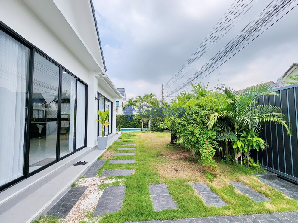 รูปภาพ 5 ห้องนอน บ้าน in Natheekarn Park View  พัทยาตะวันออก H012279