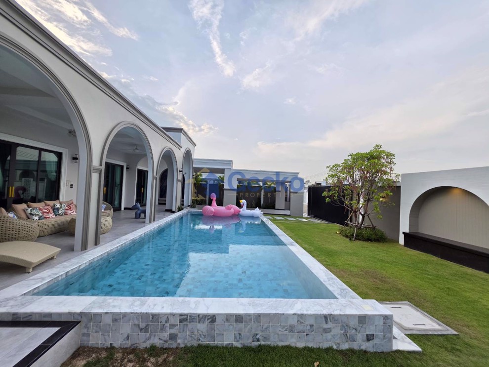 Picture of 4 Bedrooms House  East Pattaya H012317