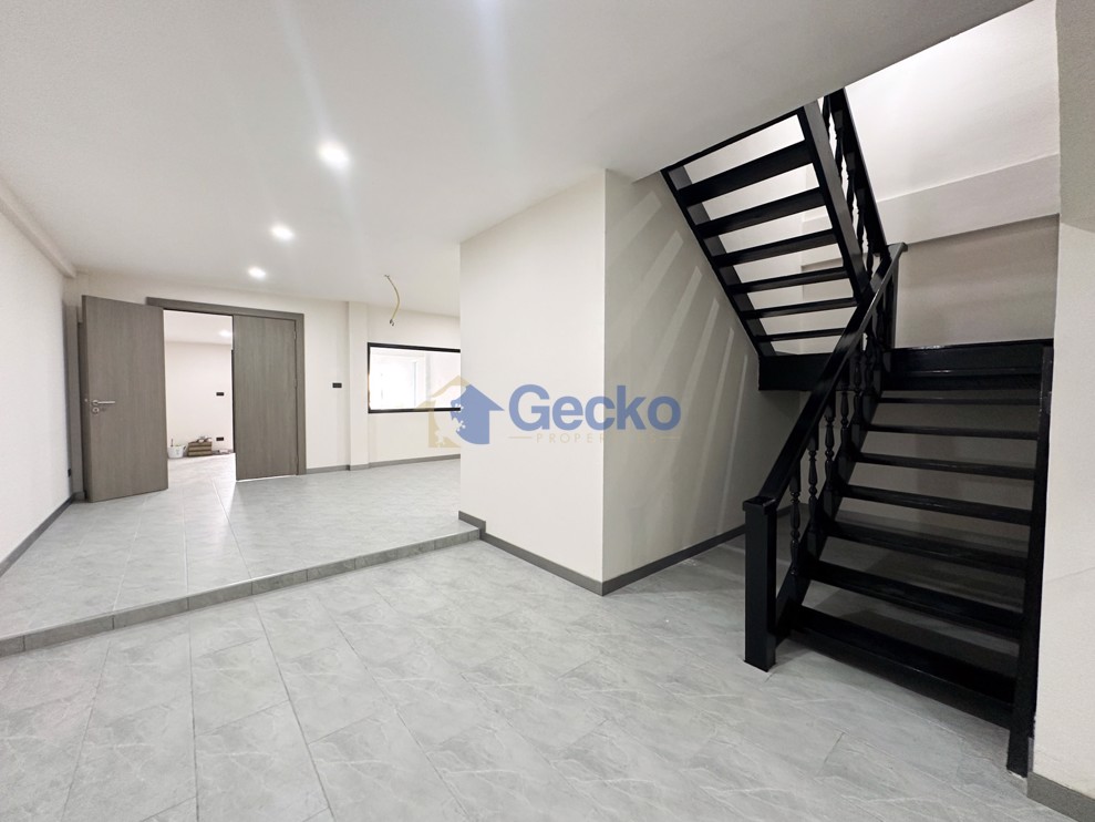 Picture of 4 Bedrooms House  Central Pattaya H012324