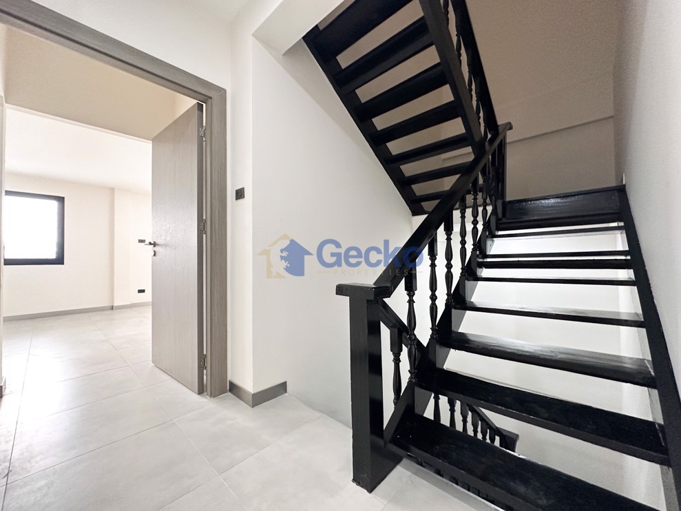 Picture of 4 Bedrooms House  Central Pattaya H012324