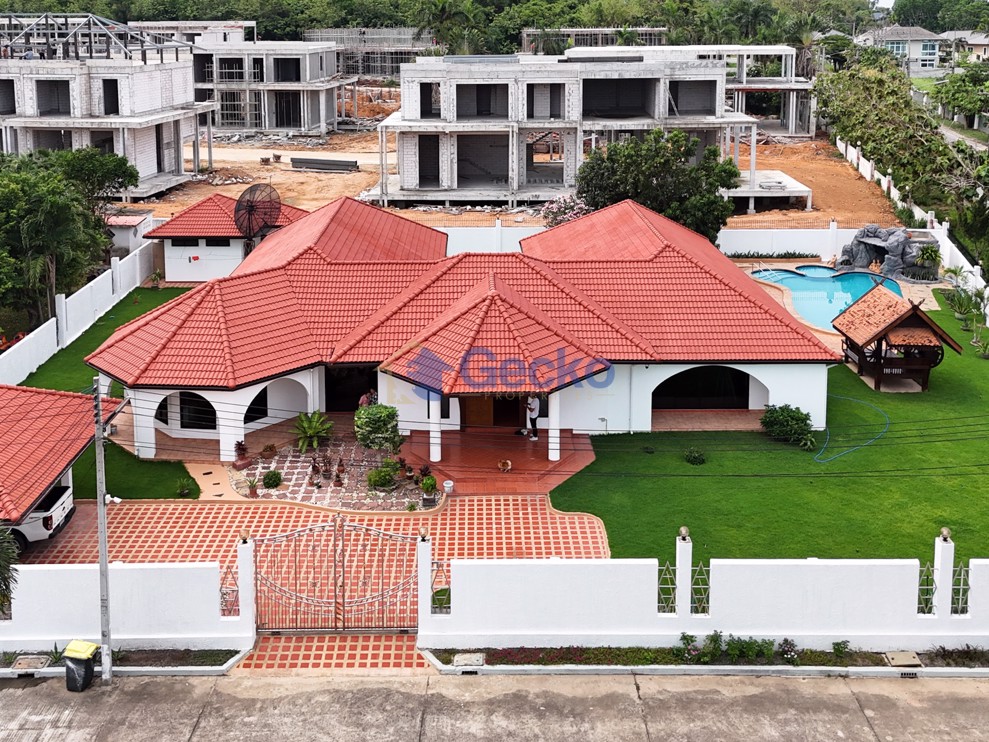 Picture of 4 Bedrooms House  East Pattaya H012326