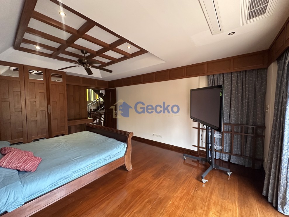 Picture of 4 Bedrooms House in Dharavadi Village  Na Jomtien H012343