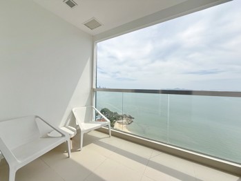 1 Bedroom Condo in The Palm Wongamat Wongamat C012363