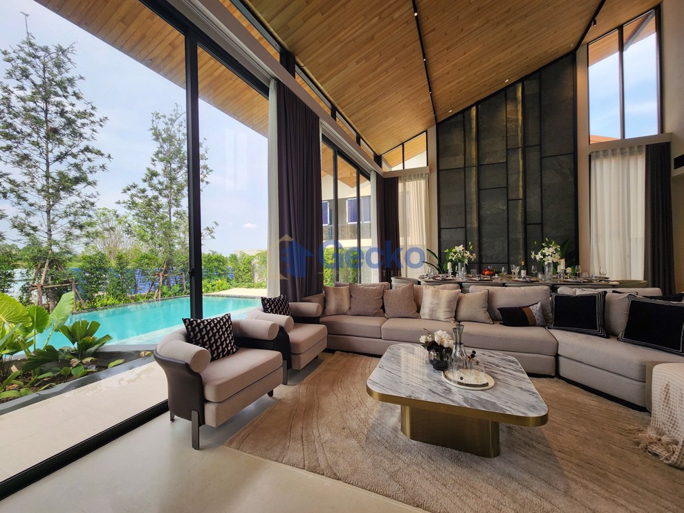 Picture of 4 Bedrooms House in Wisdom First Residence  East Pattaya H012385