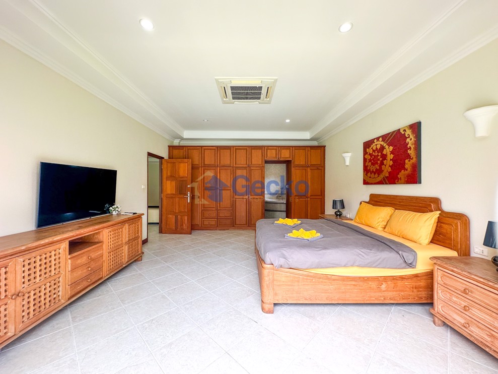Picture of 6 Bedrooms House in View Talay Villas  Jomtien H012374