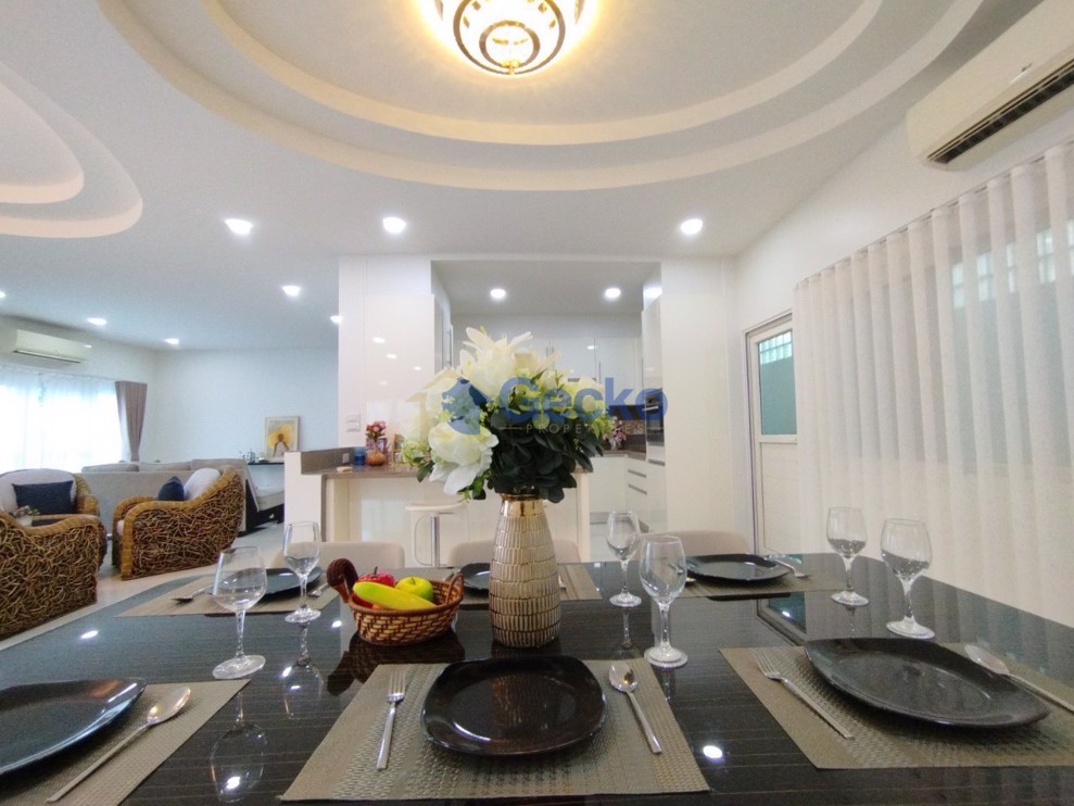 Picture of 4 Bedrooms House in Lakeside court 3  East Pattaya H012391