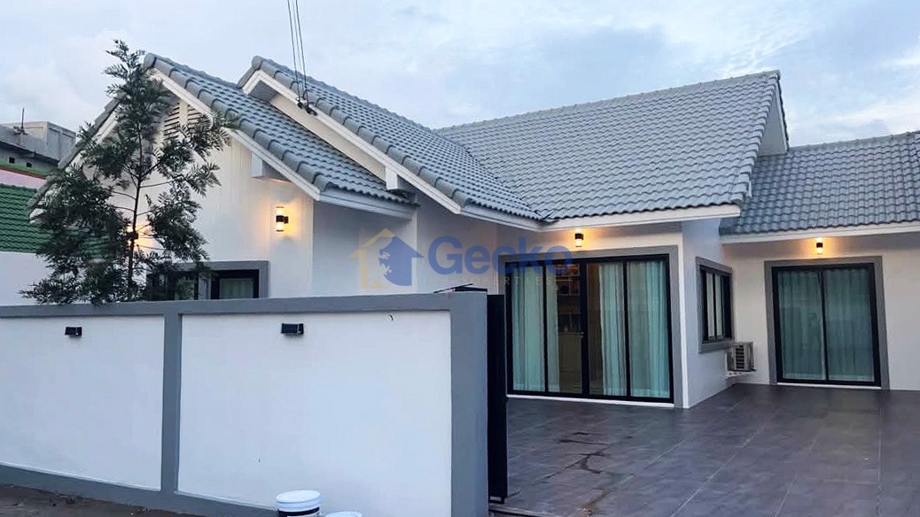 3 Bedrooms House  East Pattaya H012407
